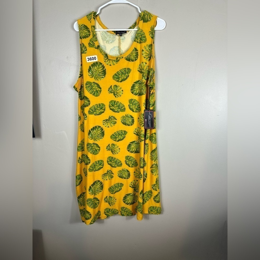 Love university 2xl 23 p2p 38” length nwt flowy , comfy , yellow leaves